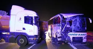 Anadolu Otoyolu’nda feci kaza: 18 yaraladı