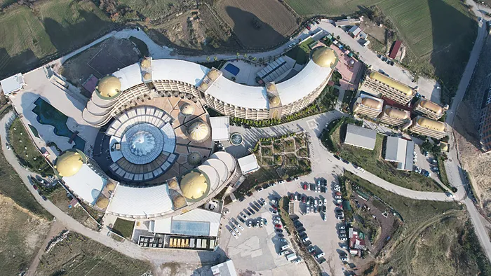 yaprak-dokumunun-ahmeti-yusuf-atala-tutuklandi-bedava-tatil-vaadiyle-dolandirdilar-1718454659550.jpg Yaprak Dökümü'nün Ahmet'i Yusuf Atala tutuklandı! 'Bedava tatil' vaadiyle dolandırdılar... - 5