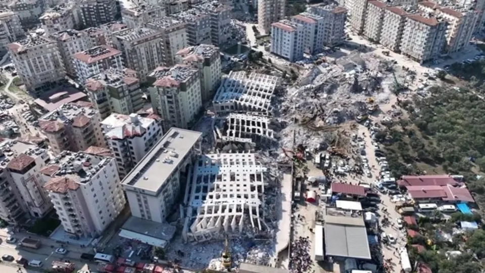 Rönesans Rezidans'ın arkaya çökme nedeni belli oldu! 'Cennetten bir köşe' diye satıyorlardı | Uzman isim anlattı