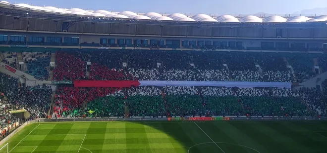 Bursaspor’dan Filistin bayraklı koreografi! Tribünde barış güvercinleri uçuruldu