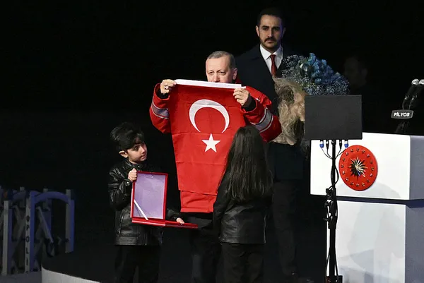 Başkan Erdoğan’dan 7’li koalisyon, FETÖ ve PKK’ya ağır bombardıman: Kifayetsiz muhterisleri üzüyoruz!