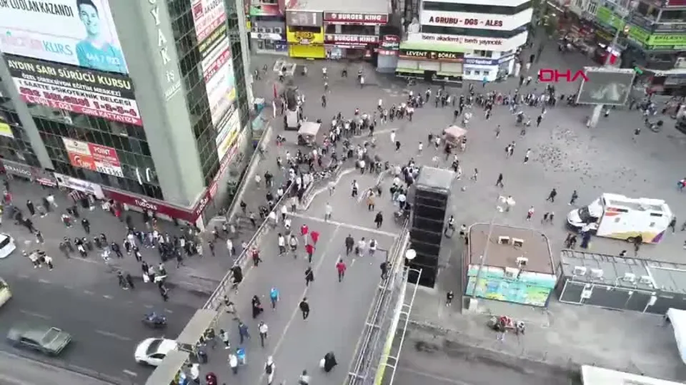 İstanbul Şirinevler’de toplu ulaşım çilesi! Otobüs kuyrukları metrelerce uzadı