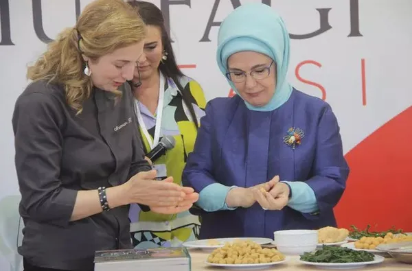Türk Mutfağı Haftasında Balıkesir kahvaltısını Emine Erdoğan tanıttı! Ünlü şefler ile bir araya geldi