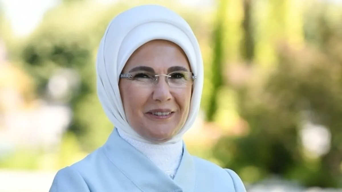 Emine Erdoğan'dan 12 Dev Adam'a tebrik mesajı