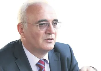 “CHP’de kurultayın ayak sesleri duyuldu”