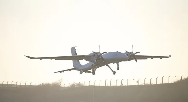 akinci-c-ilk-ucus-testini-basariyla-gerceklestirdi-sinifinin-en-etkili-ve-kabiliyeti-muharip-platformu-1708793700592.jpeg AKINCI C, ilk uçuş testini başarıyla gerçekleştirdi! Sınıfının en etkili ve kabiliyeti muharip platformu - 6