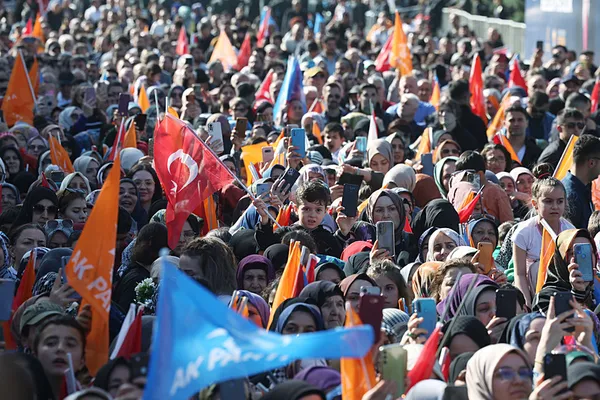 Başkan Erdoğan Sultanbeyli ve Sancaktepe'de! Yerel seçimler öncesi İmamoğlu'na eleştiri: Ya tatilde ya büyükelçiyle balıkta... - 2