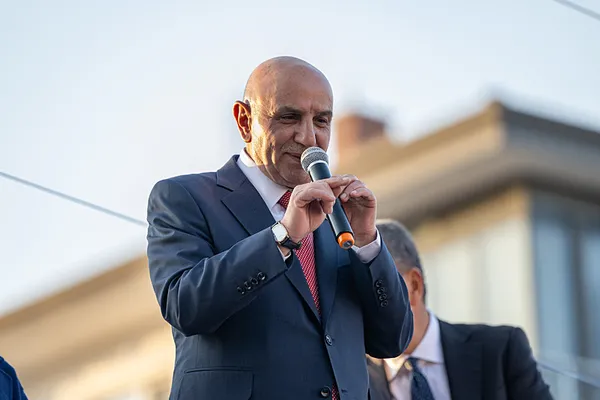 İşte iki rakibin son 5 yılı! Mansur Yavaş ve Turgut Altınok’un karnesi ortaya çıktı! 25 kat küçük bütçe...