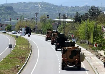 Sınıra komando sevkiyatı