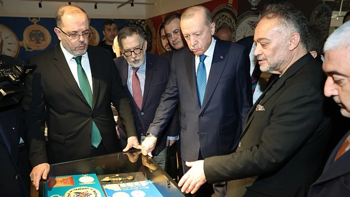 Başkan Erdoğan'dan "Muhteşem Cep Saatleri Koleksiyonu" sergisine ziyaret
