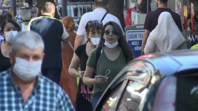 Bakan Koca vaka sayısı artan kenti uyarmıştı! Bursa’da koronavirüs kuralları unutuldu - 2