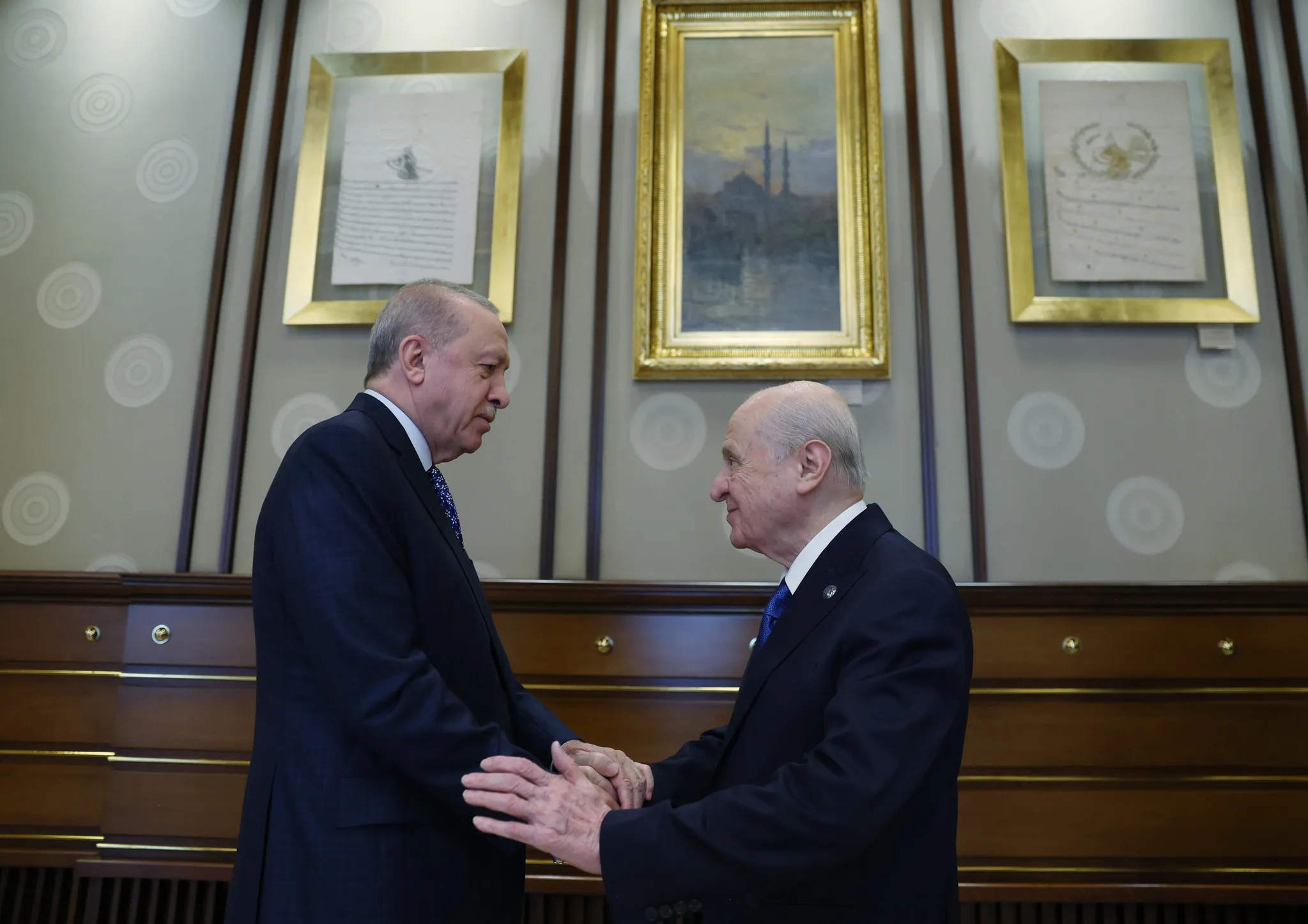 Külliye'de Cumhur zirvesi: Başkan Erdoğan MHP lideri Devlet Bahçeli'yi kabul etti! Sürpriz görüşmenin detayları A Haber'de