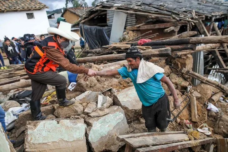 Peru’da 7,3 büyüklüğünde deprem! Ülke beşik gibi sallandı! Ürküten kareler