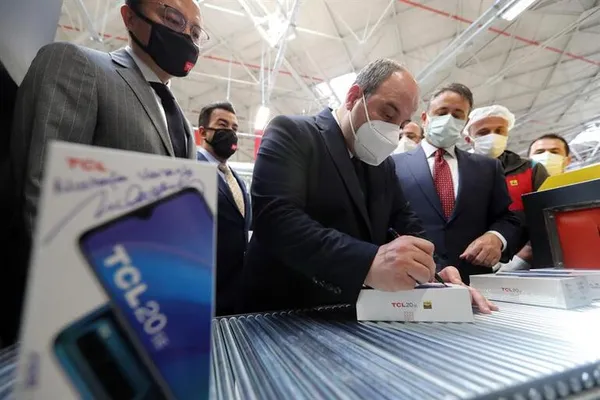 Çinli Vivo Gebze’de yerli cep telefonu üretimine başladı