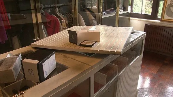 istanbulda-20-milyonluk-soygun-surukleye-surukleye-goturduler-tam-200-kilo-1687869290792.jpeg İstanbul'da 20 milyonluk soygun! Sürükleye sürükleye götürdüler! Tam 200 kilo... - 3