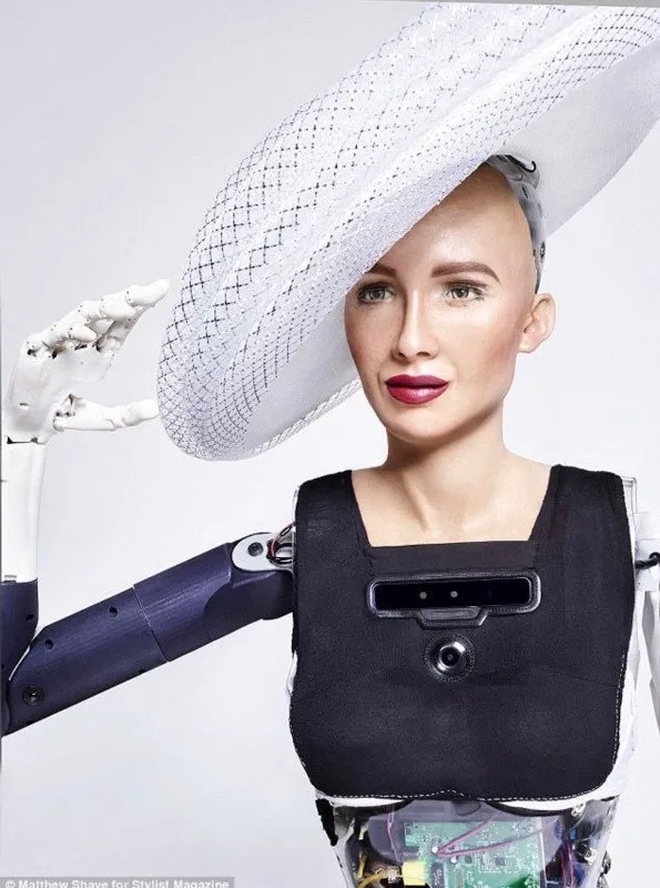 Robot Sophia kimdir, hangi ülkenin? Robot Sophia özellikleri neler, kaç yılında yapıldı?