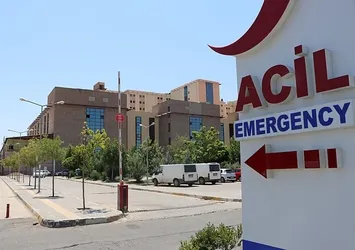 Diyarbakır'da tadilat sırasında tavandan kopan parça işçinin üzerine düştü