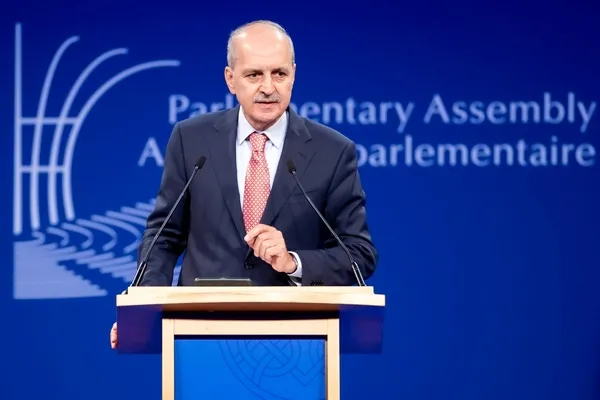 tbmm-baskani-kurtulmus-ap-baskanlari-konferansinda-rum-temsilci-demetriouya-haddini-bildirdi-1695907933546.jpg TBMM Başkanı Kurtulmuş, AP Başkanları Konferansı’nda Rum temsilci Demetriou'ya haddini bildirdi - 2