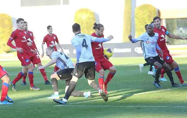 Beşiktaş Altınordu hazırlık karşılaşmasında gol düellosu