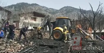 Artvin'de 6 ev küle döndü! 1 ölü, 1 kayıp 9