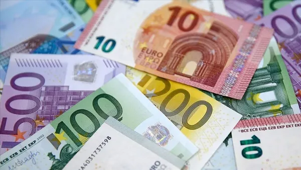 1641049200235.jpg Almanya'dan Uğur Şahin ve Özlem Türeci önerisi: Resimleri euro banknotlarının üzerine basılsın - 4