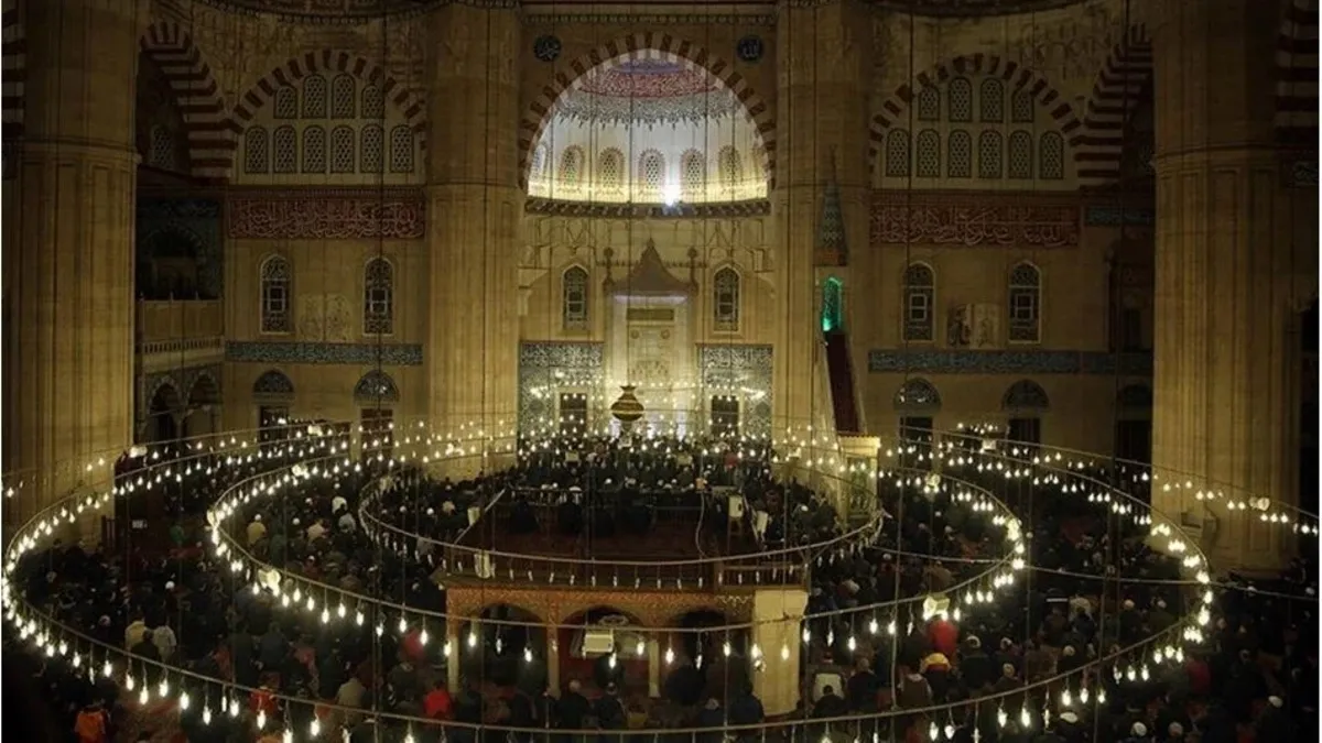 Ramazan'a Veda: Son Teravih Ne Zaman? Arefe Günü Teravih Namazı Kılınacak Mı?