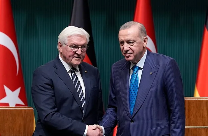 baskan-erdogandan-gazze-mesaji-ateskes-muhafaza-edilmeli-iki-liderden-trumpin-skandal-telifine-ret-1738784297455.jpg Erdoğan ile Almanya Cumhurbaşkanı Steinmeier, ortak basın toplantısı düzenledi | Fotoğraf-DHA