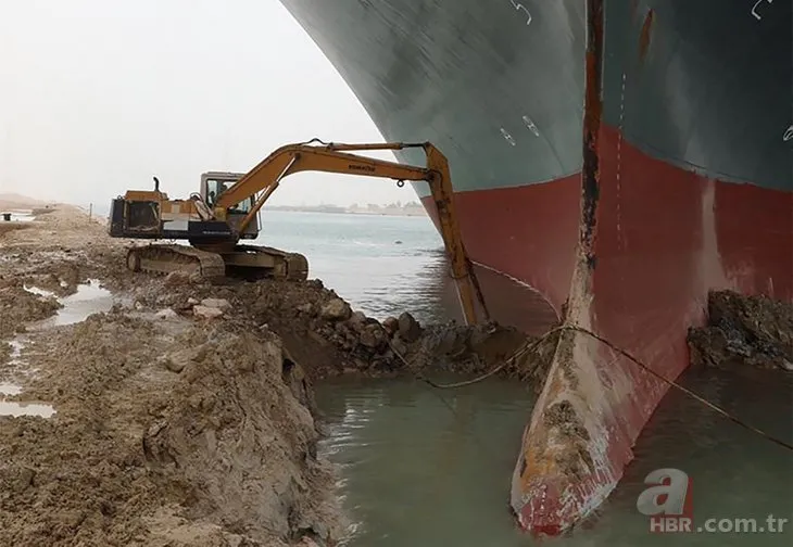 Dünya deniz ticaretinde büyük kriz! O gemi karaya oturdu Süveyş Kanalı kapandı