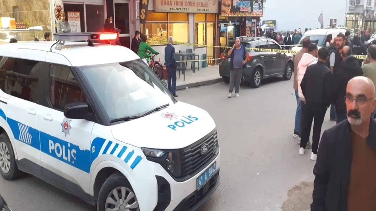 Trafikte yol verme kavgası kanlı bitti: 1 yaralı