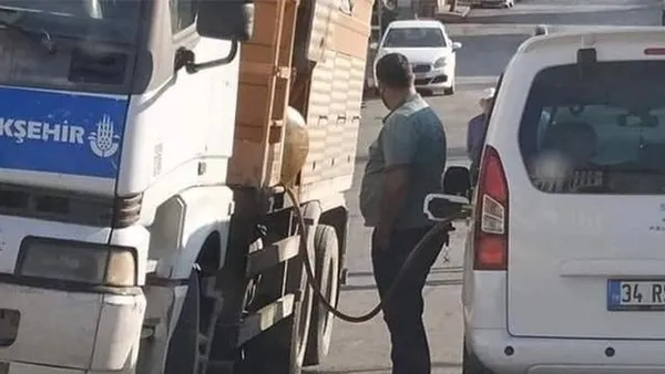 İBB'de büyük skandal! Belediye araçlarından hortumlarla yakıt çalıyorlar - 1