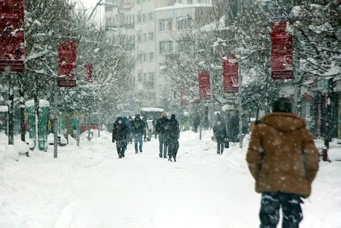 Açıklamalar peş peşe geldi! Yüz yüze eğitime kar engeli | (17 Ocak 2022) Hangi il ve ilçelerde okullar tatil edildi? İşte yanıtı | Son Dakika Haberleri - 5