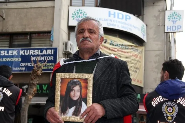 Evlat nöbeti tutan baba: HDP’nin iki yüzünü Avrupa’ya anlatacağım