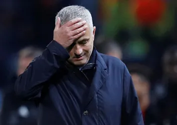 Mourinho kovuldu