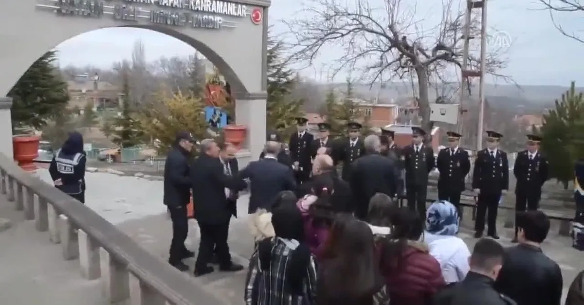 15 Temmuz'da şehit olan Cennet Yiğit'in babasından CHP'lilere tepki