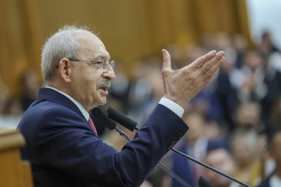 Özgür Özel gözünü CHP'nin üyelerine dikti: "Yeni CHP biziz" algısı için düğmeye basıldı! Hedef 1.5 milyon üyeyi safına çekmek - 3