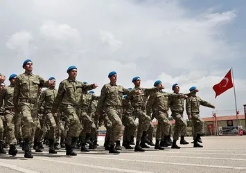 Bedelli askerlik ve polis alımlarında şartlar değişiyor mu? Yeni düzenleme mi gelecek? Yaş sınırı değişecek mi? MHP'den flaş öneri...