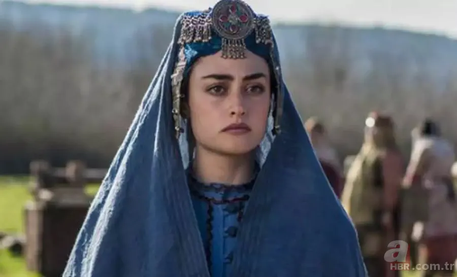O da Sabancı ailesine girdi... Diriliş Ertuğrul'un Halime Sultan'ı Esra Bilgiç'in yeni aşkı çok tanıdıkmış! 4