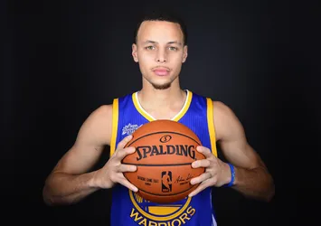 Stephen Curry'den 201 milyon dolarlık kontrat!