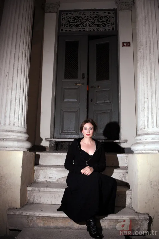 Yalı Çapkını’nın fettan yengesi İfakat’ın başından geçenler hüngür hüngür ağlattı! Mert Ramazan Demir ve Afra Saraçoğlu’nun başrolünü paylaştığı hikaye gerçekmiş! Gülseren Budayıcıoğlu anlattı 20