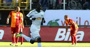 Oumar Niasse’den skandal hareket! Polis gözaltına aldı