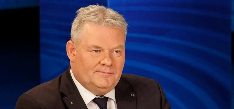 İzlanda Başbakanı Johannsson istifa etti