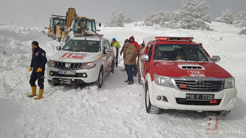 Kazdağları'nda karda mahsur kalan 17'si askeri personel 21 kişi kurtarıldı 9