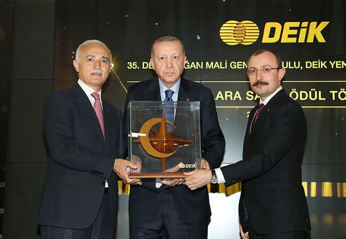 baskan-erdogandan-kemal-kilicdarogluna-sert-yanit-15-temmuzda-beni-kacirtamadiniz-kendin-fetoculer-sayesinde-k-1653666282716.jpg Başkan Erdoğan'dan Kemal Kılıçdaroğlu'na sert yanıt: 15 Temmuz’da beni kaçırtamadınız! Kendin FETÖ’cüler sayesinde kaçtın - 4