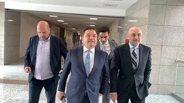 CHP’deki balya balya para kulesinde başkan katı! Her taşın altından Ekrem İmamoğlu’nun ’yol arkadaşları’ çıkıyor