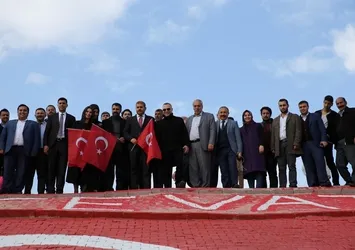Sanatçılar Mehmetçik'e destek için Hatay'da