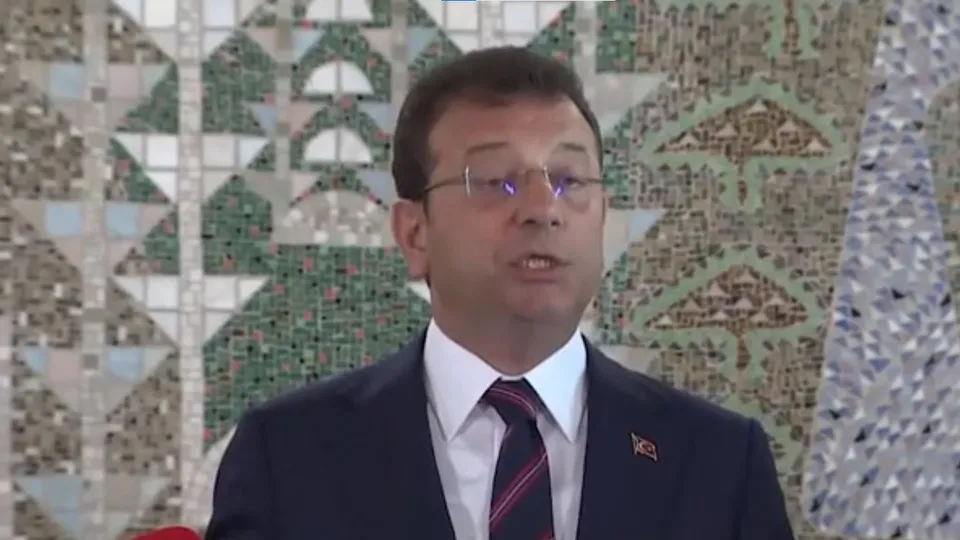 Ekrem İmamoğlu tatilini bitirip sonunda İstanbul'a döndü! Üzerine toz kondurmayan İmamoğlu kendisi dışında her şeyi suçladı