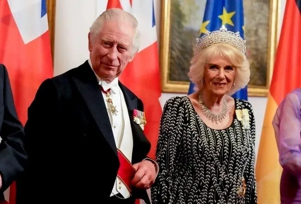 İngiltere’nin yorgun ve kızgın Kral’ı! Prens Andrew resti çekti ortalık karıştı