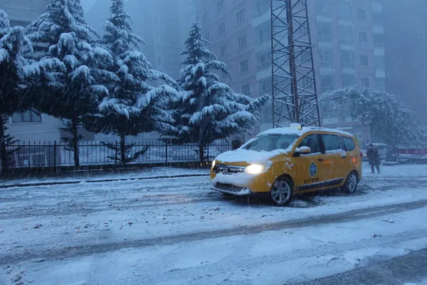 meteorolojiden-istanbul-ve-bircok-il-icin-flas-uyari-istanbulda-kar-yagisi-devam-edecek-mi-23-aralik-istanbul-ankara-izmir-hava-durumu-1640233082577.jpg Meteoroloji'den İstanbul ve birçok il için flaş uyarı! İstanbul'da kar yağışı devam edecek mi? 23 Aralık İstanbul, Ankara, İzmir hava durumu - 8