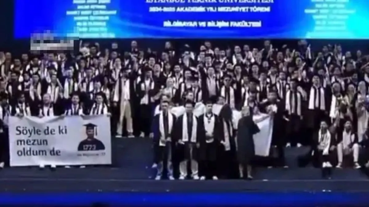 İTÜ mezuniyetinde 28 Şubat kafası hortladı! Provokatörlerden pankarta engel