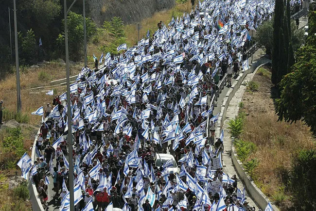 netanyahu-hastaneye-kaldirildi-ve-kalp-pili-takildi-turkiye-ziyareti-ertelendi-1690102634014.jpg Netanyahu hastaneye kaldırıldı ve kalp pili takıldı! Türkiye ziyareti ertelendi - 1